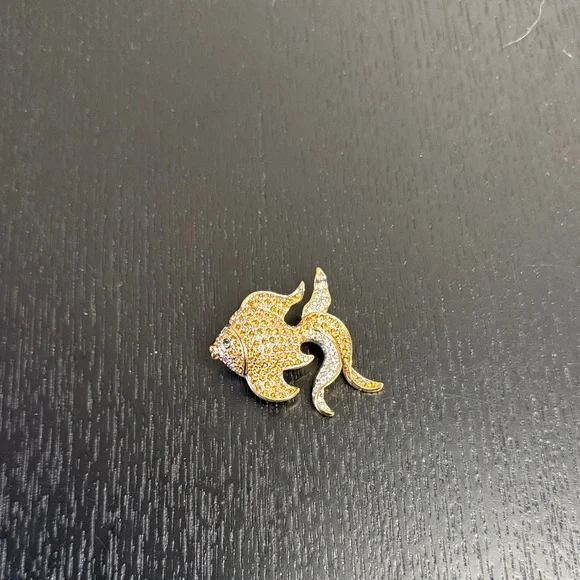 Signed Butler Fish Brooch - Picture 2 of 5